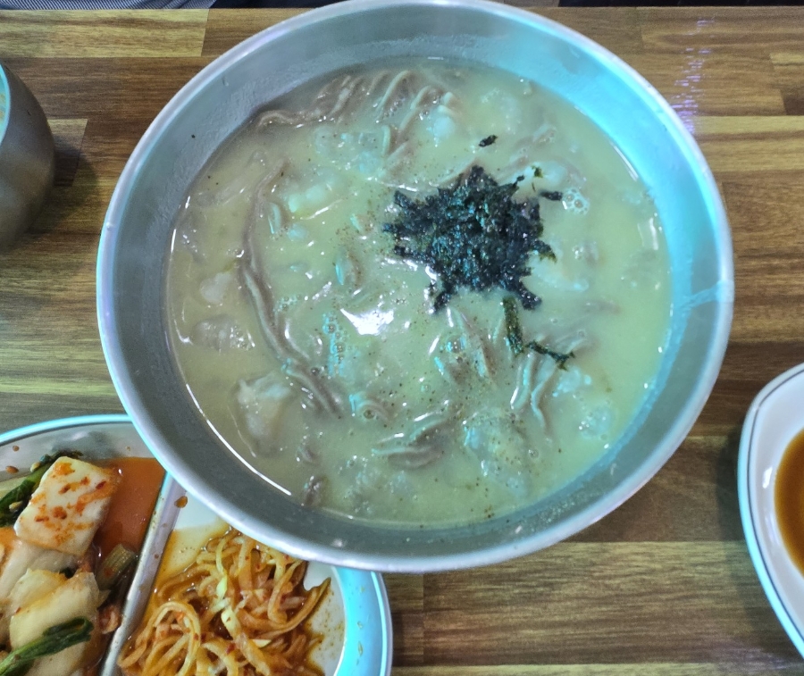 옹심이 메밀칼국수